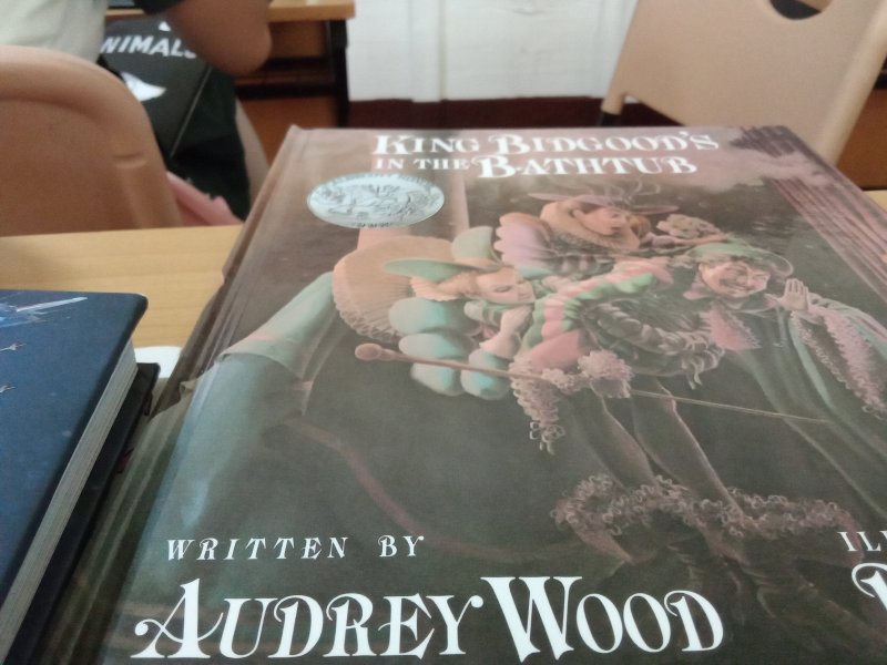 KING BIDGOOD'S IN THE BATHUB