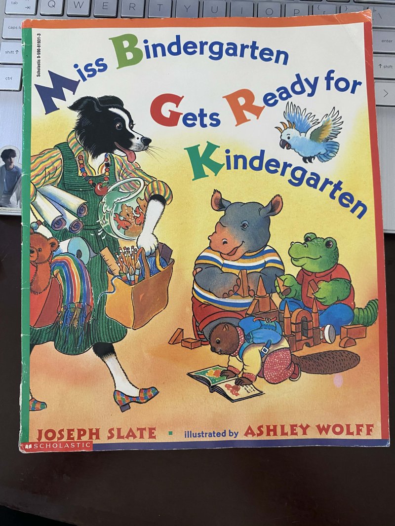 Miss Bindergarten Gets Ready for Kindergarten
